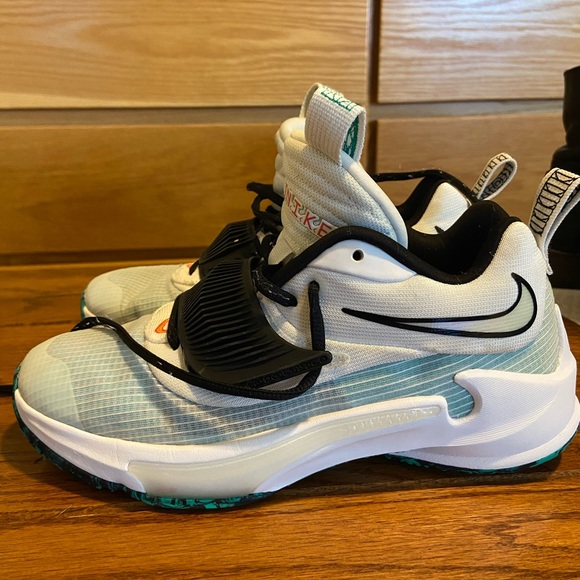 Nike Zoom Freak 3 size Y5 - Picture 2 of 5